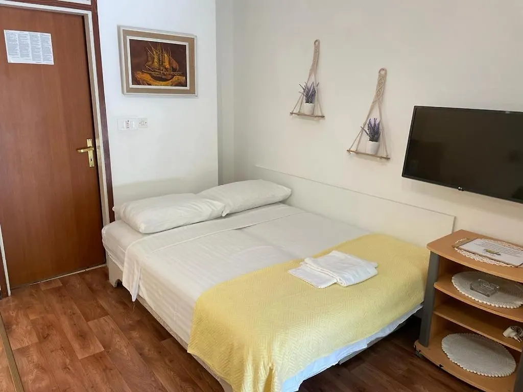 Apartmani Mavrinac Nerezine