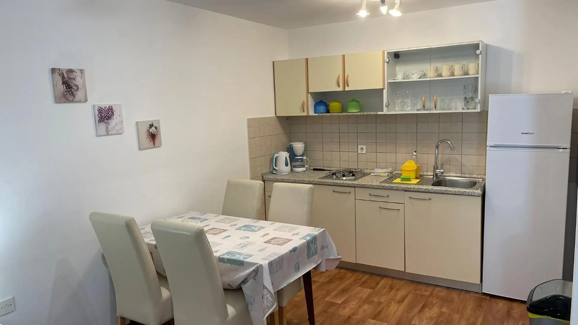 Apartmani Mavrinac Nerezine 0*,  Croatia